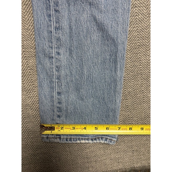 Levi's 501 Jeans Womens Size 28x32 Light Wash Button Fly Distressed Denim - Picture 7 of 9